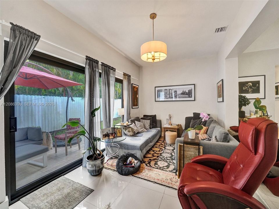For Sale: $1,079,000 (3 beds, 2 baths, 1547 Square Feet)