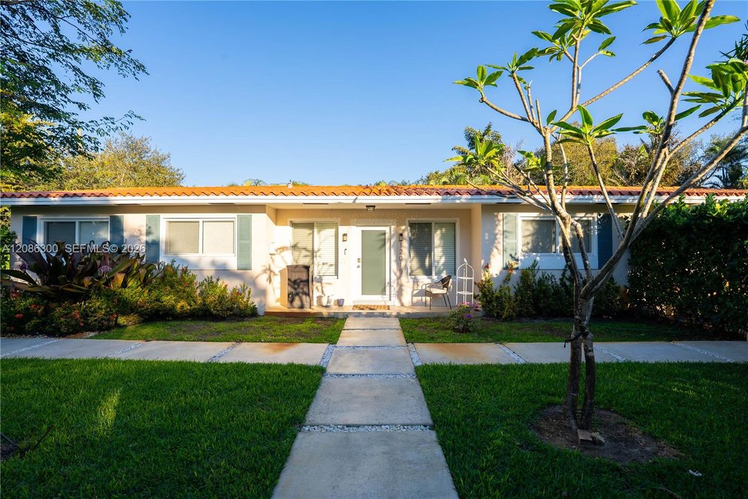 For Sale: $1,079,000 (3 beds, 2 baths, 1547 Square Feet)