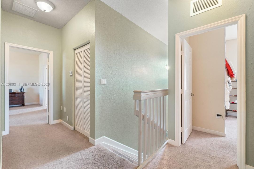 В аренду: $3,500 (5 спален, 3 ванн, 2514 Квадратных фут)