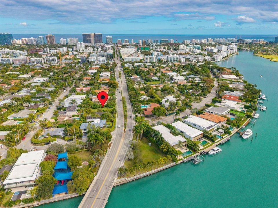 待售: $2,500,000 (0.25 acres)