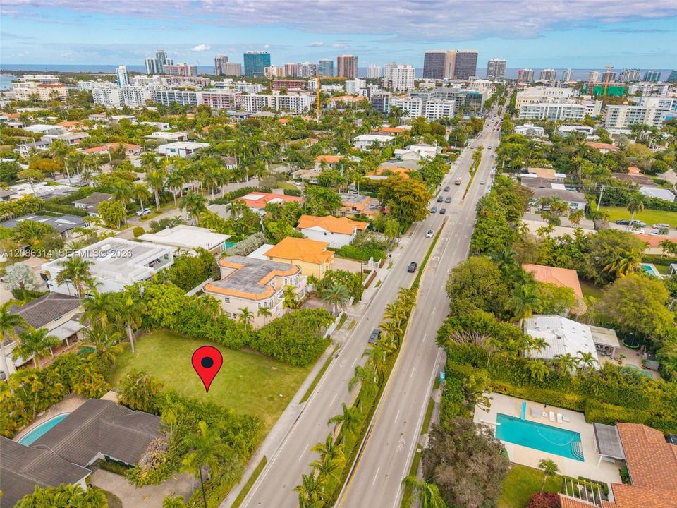 待售: $2,500,000 (0.25 acres)
