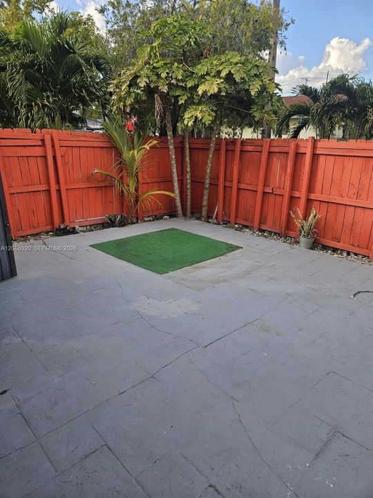 For Rent: $2,300 (2 beds, 2 baths, 998 Square Feet)