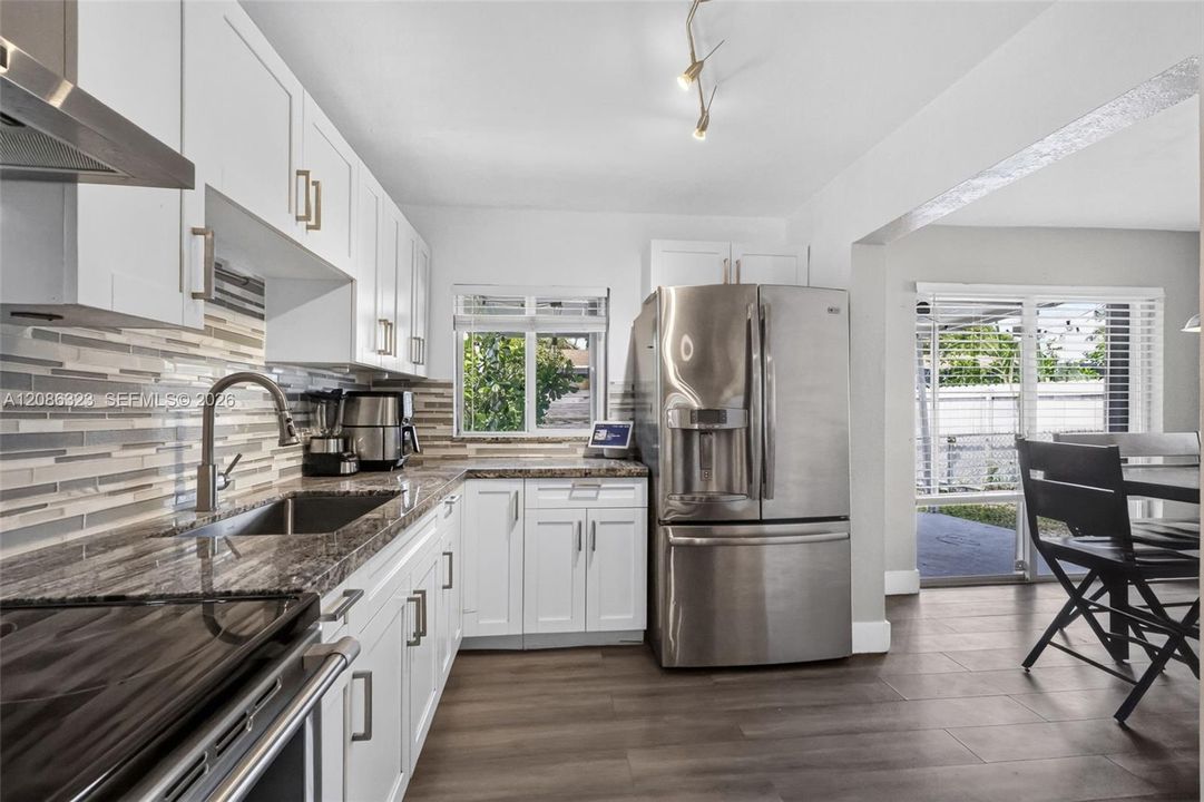 For Sale: $499,900 (3 beds, 2 baths, 1250 Square Feet)