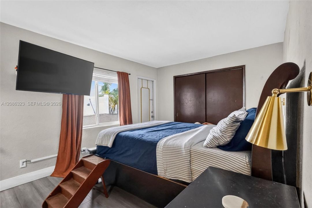 For Sale: $499,900 (3 beds, 2 baths, 1250 Square Feet)