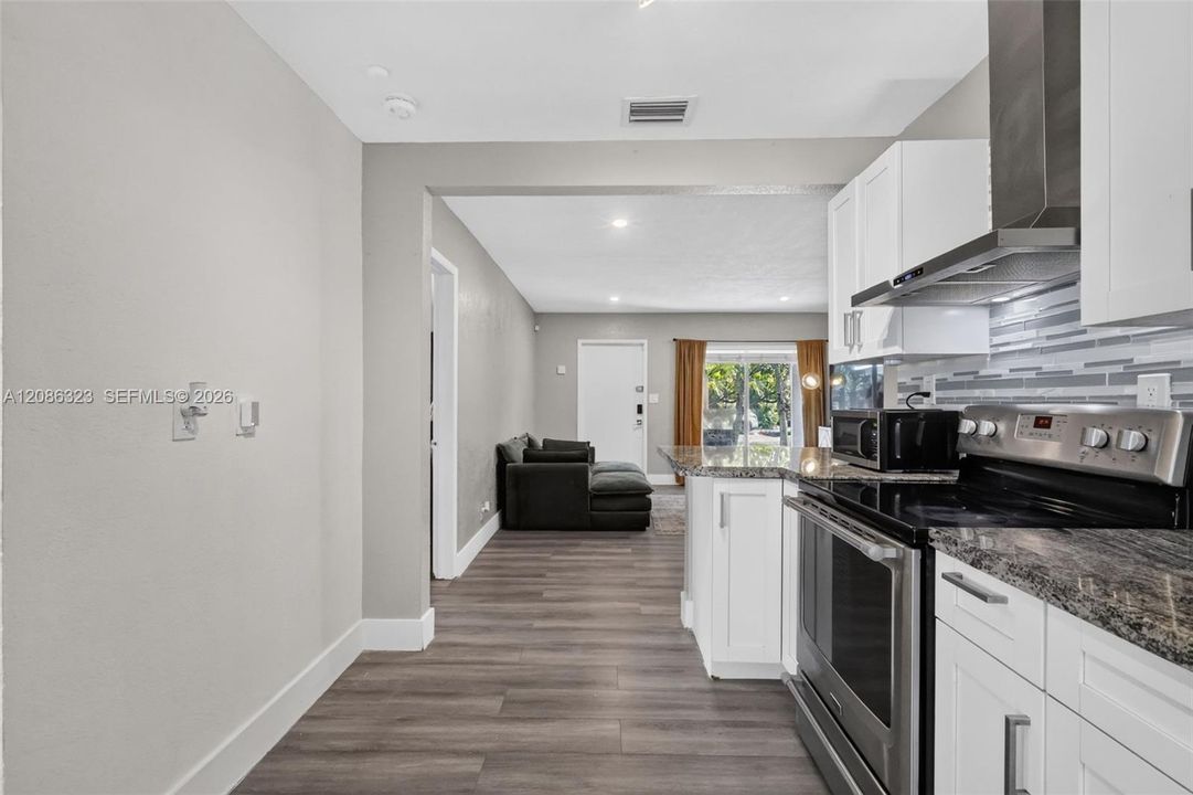 For Sale: $499,900 (3 beds, 2 baths, 1250 Square Feet)