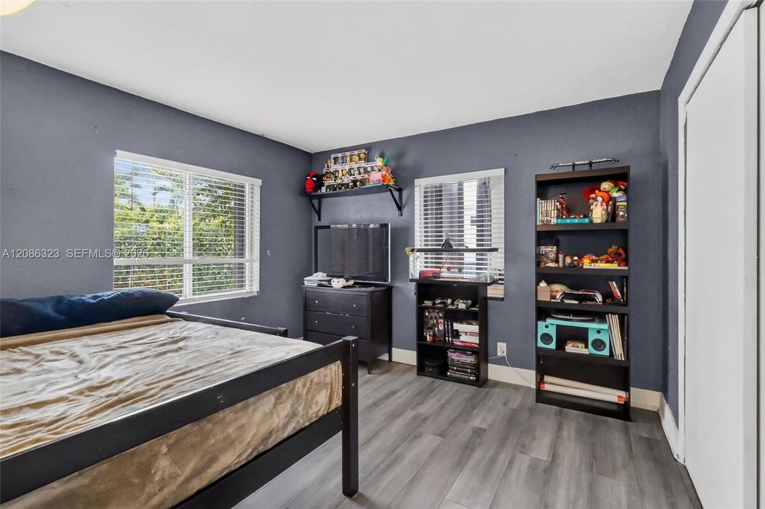 For Sale: $499,900 (3 beds, 2 baths, 1250 Square Feet)