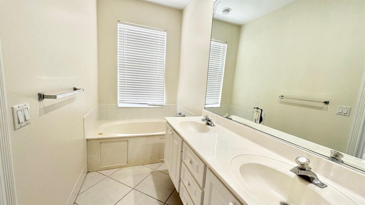 Principal Bathroom