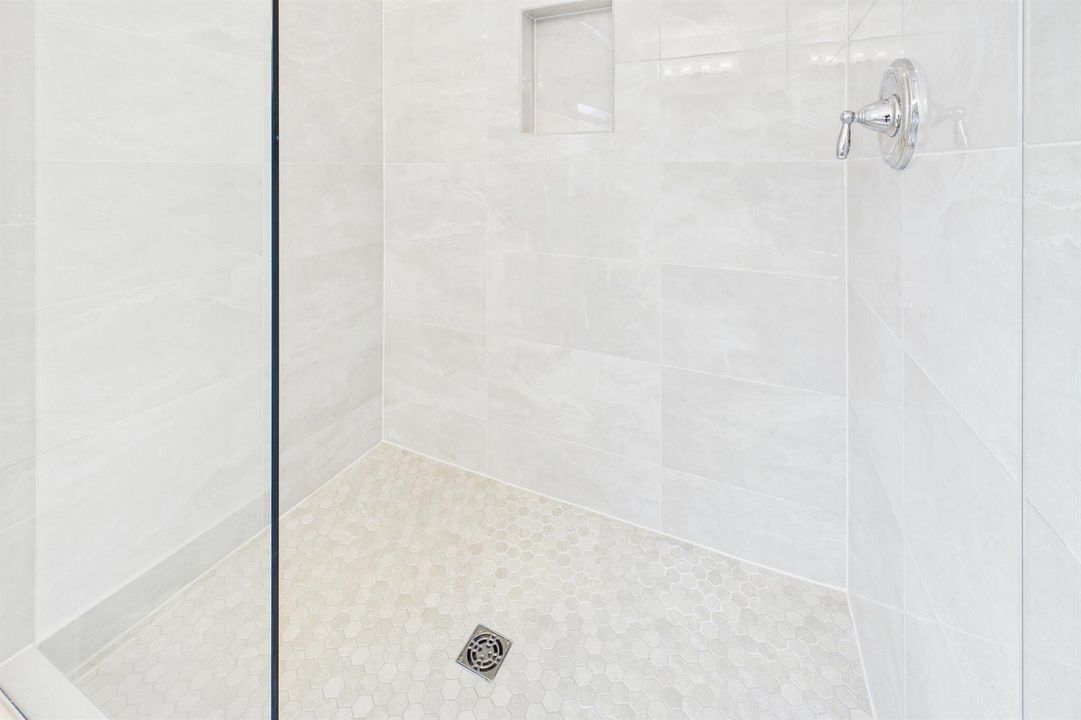 MASTER_BATH_08