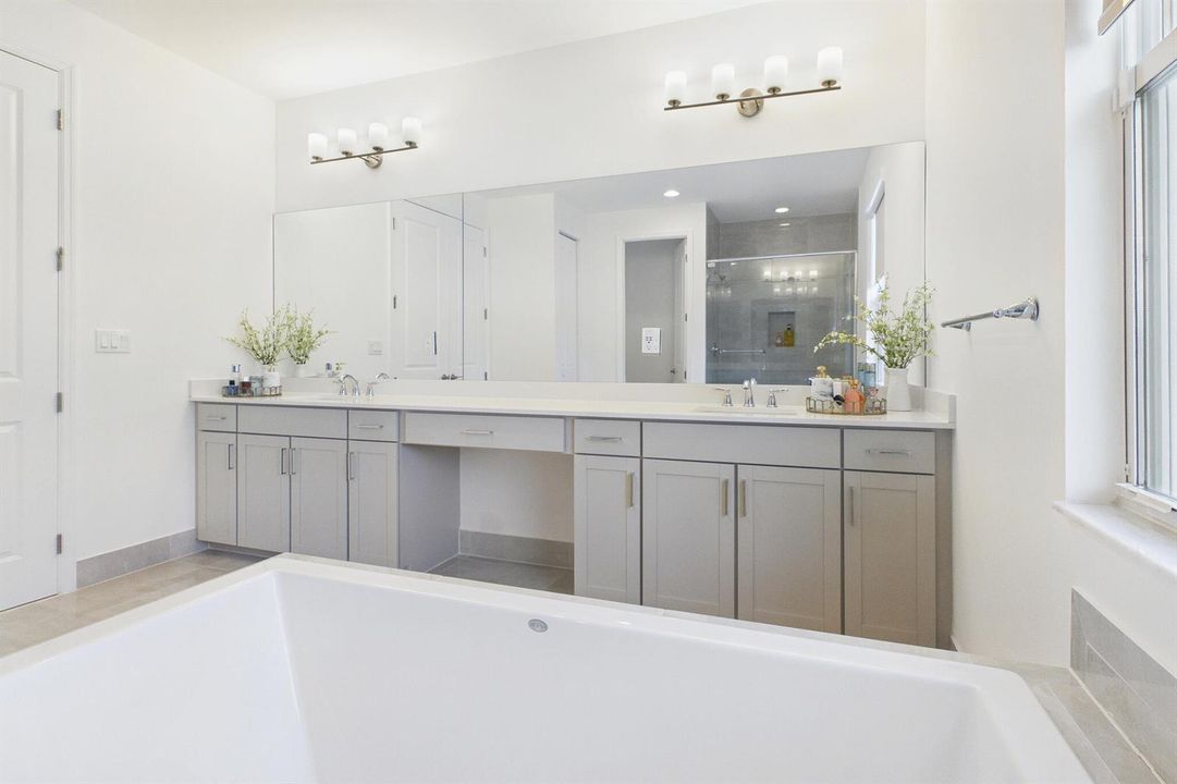 MASTER_BATH_06