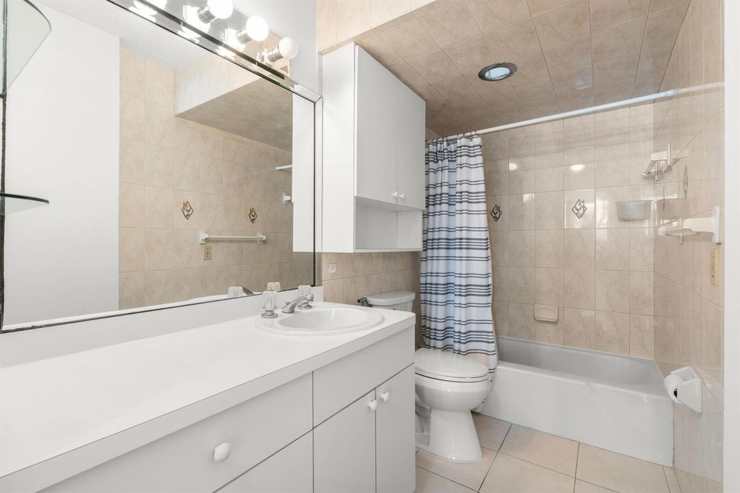 En-Suite Bathroom
