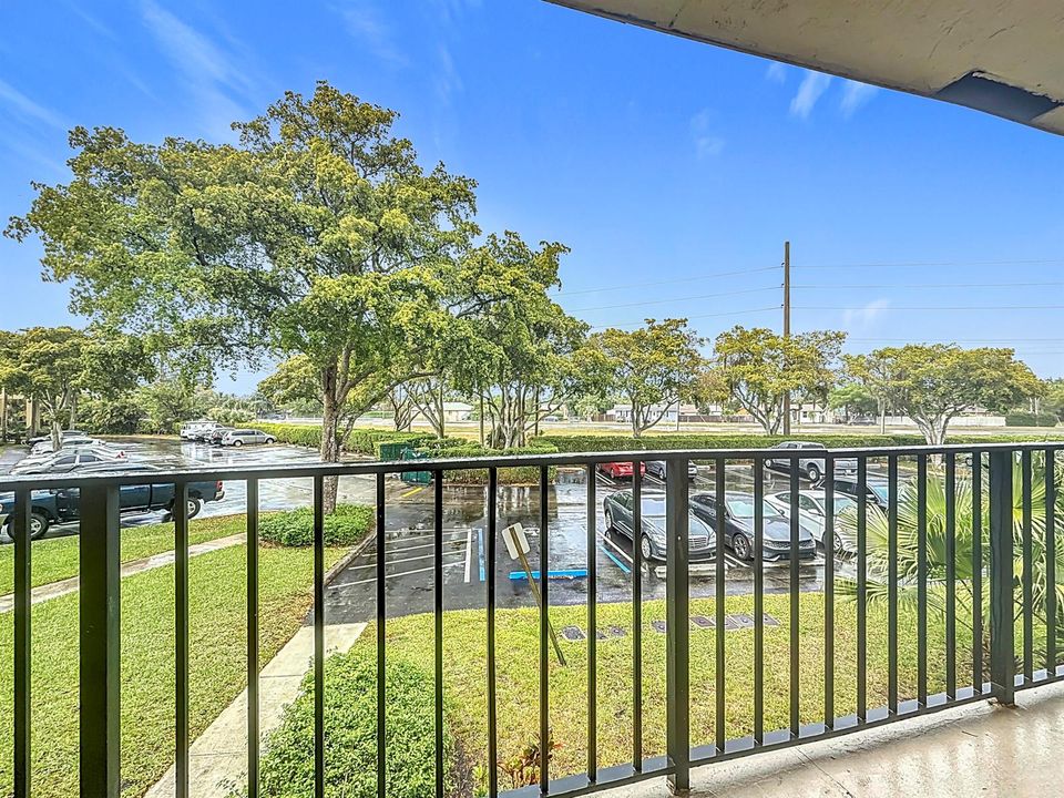 719 Meadows Circle-5