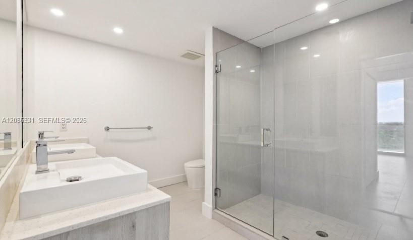 For Rent: $3,350 (2 beds, 2 baths, 1097 Square Feet)