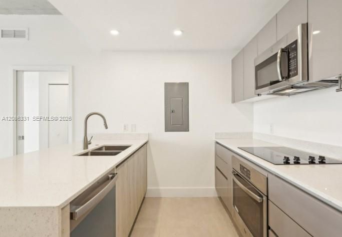 For Rent: $3,350 (2 beds, 2 baths, 1097 Square Feet)