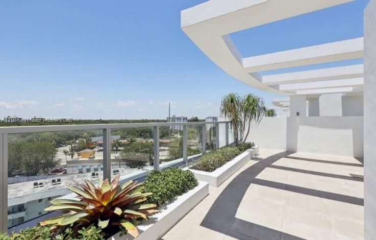 For Rent: $3,350 (2 beds, 2 baths, 1097 Square Feet)