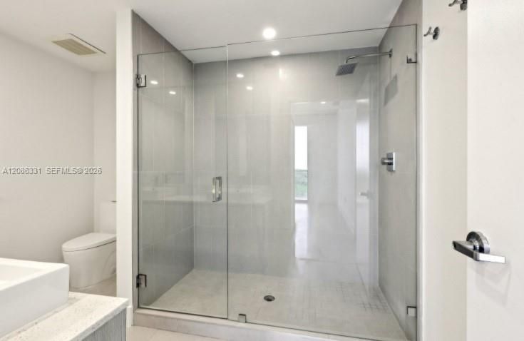For Rent: $3,350 (2 beds, 2 baths, 1097 Square Feet)