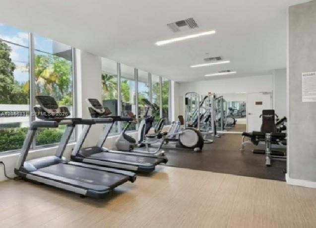 For Rent: $3,350 (2 beds, 2 baths, 1097 Square Feet)
