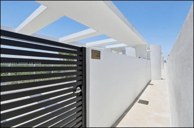 For Rent: $3,350 (2 beds, 2 baths, 1097 Square Feet)