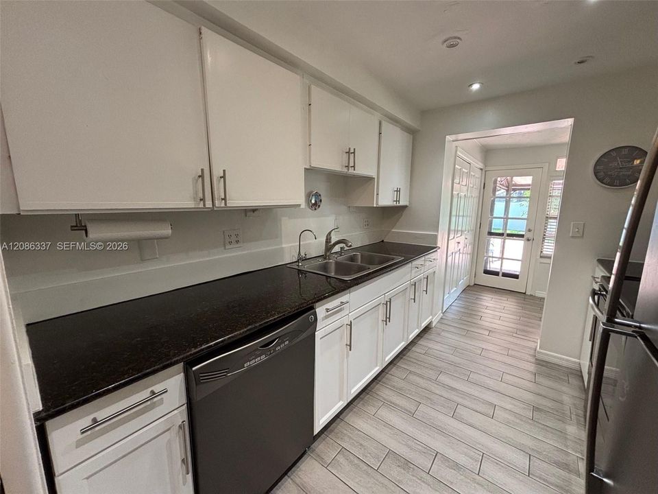 For Rent: $2,250 (3 beds, 2 baths, 0 Square Feet)