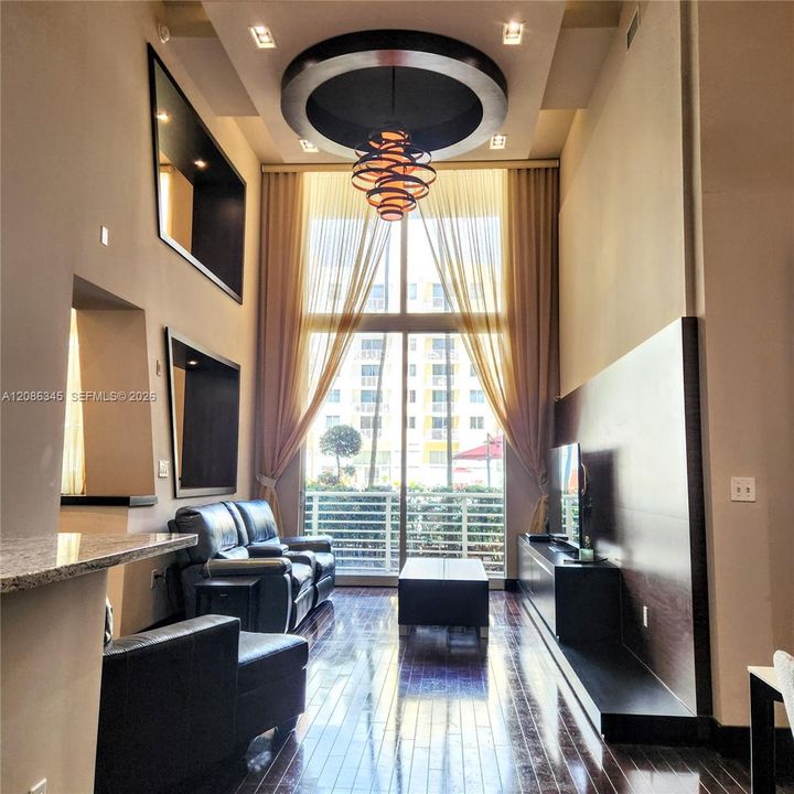 For Sale: $419,000 (2 beds, 2 baths, 1070 Square Feet)