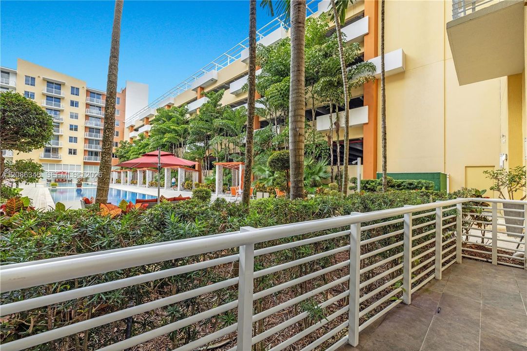 For Sale: $419,000 (2 beds, 2 baths, 1070 Square Feet)
