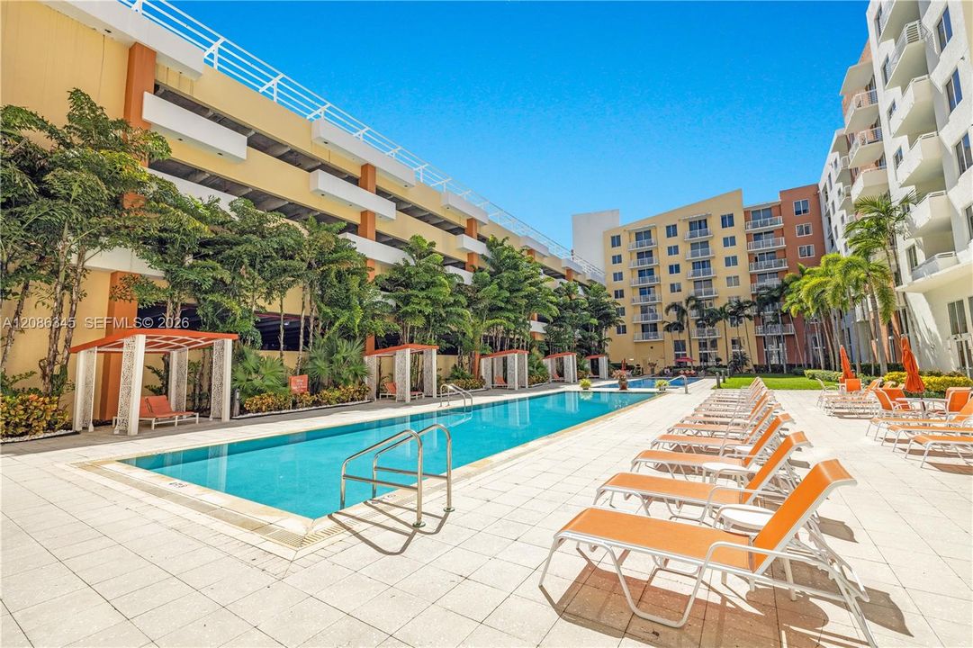 For Sale: $419,000 (2 beds, 2 baths, 1070 Square Feet)