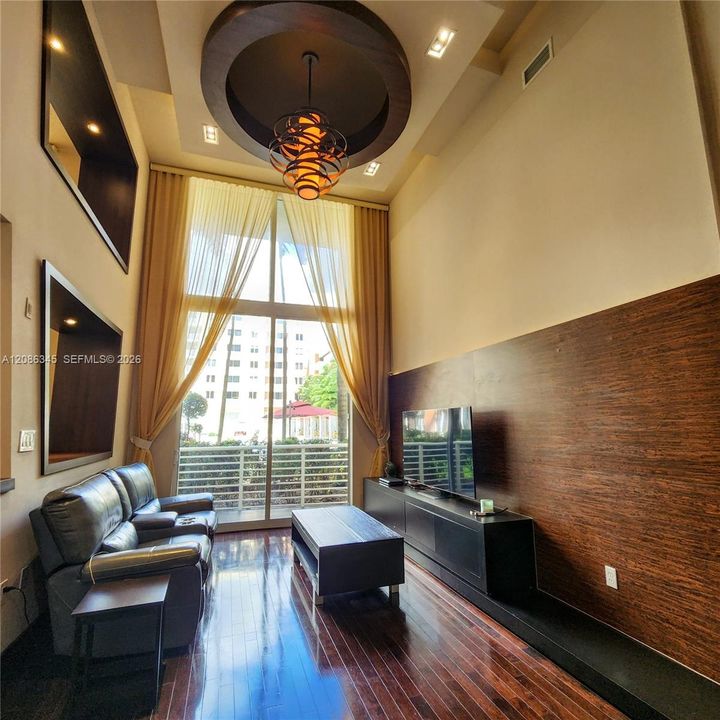 For Sale: $419,000 (2 beds, 2 baths, 1070 Square Feet)