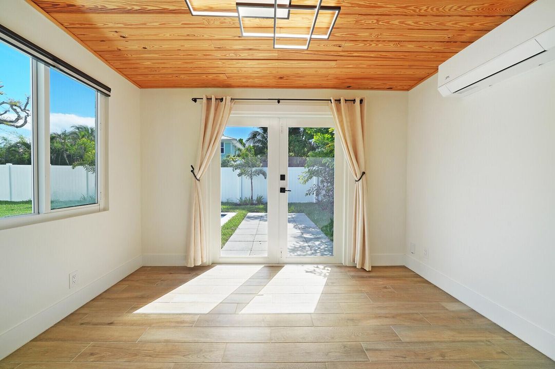 Guest house flex space