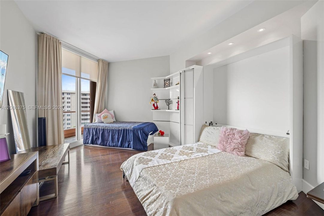 Middle Bedroom or Den