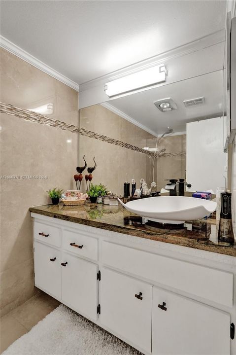 For Sale: $110,000 (1 beds, 1 baths, 928 Square Feet)