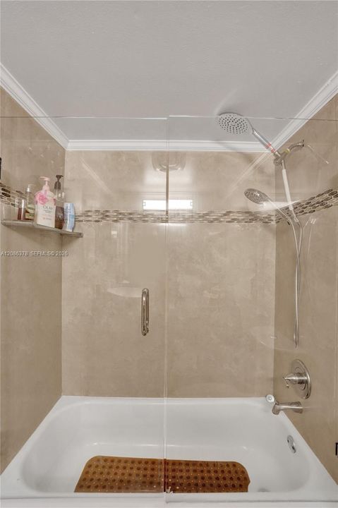 For Sale: $110,000 (1 beds, 1 baths, 928 Square Feet)