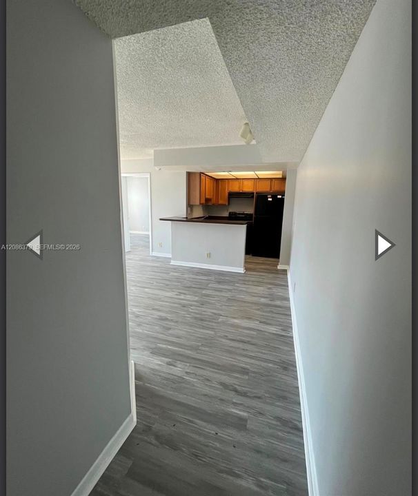 For Sale: $185,000 (2 beds, 2 baths, 728 Square Feet)