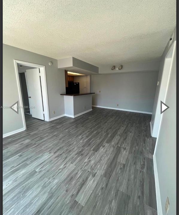 For Sale: $185,000 (2 beds, 2 baths, 728 Square Feet)