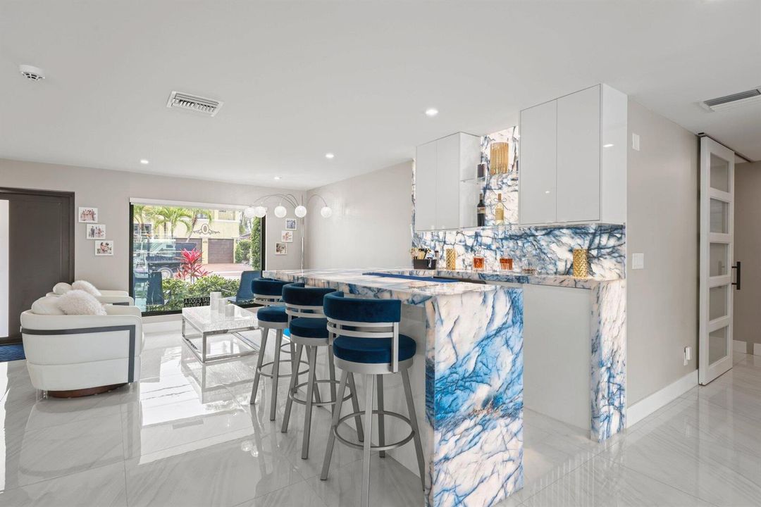 2820 NE 47th St - 24.jpg-SMALL