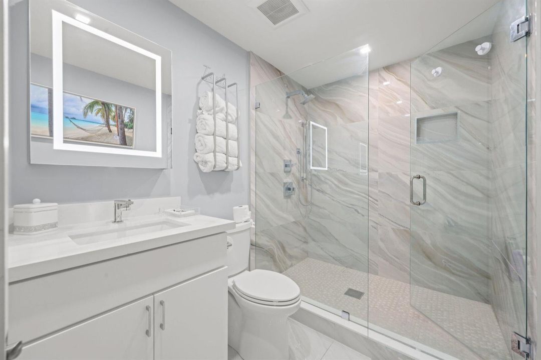 2820 NE 47th St - 26.jpg-SMALL