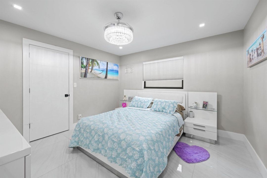 2820 NE 47th St - 46.jpg-SMALL