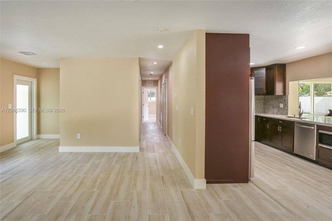 For Rent: $6,500 (4 beds, 3 baths, 1988 Square Feet)
