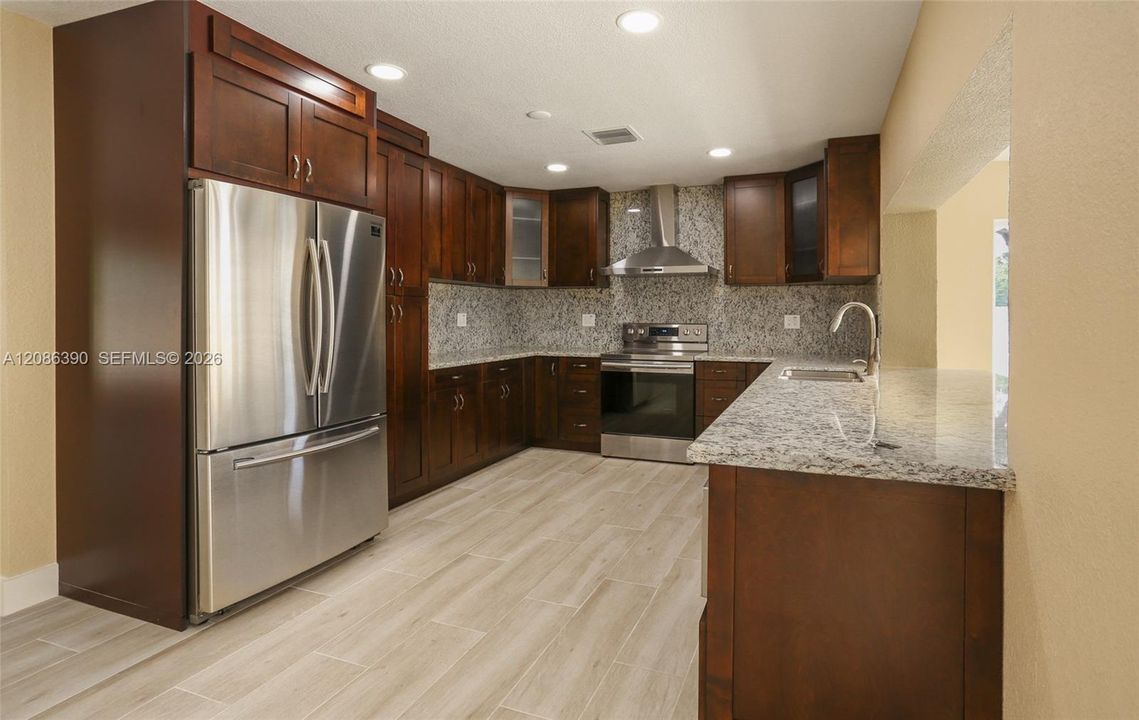 For Rent: $6,500 (4 beds, 3 baths, 1988 Square Feet)