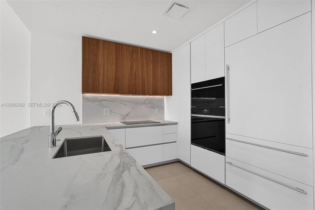 For Rent: $10,000 (2 beds, 3 baths, 1613 Square Feet)