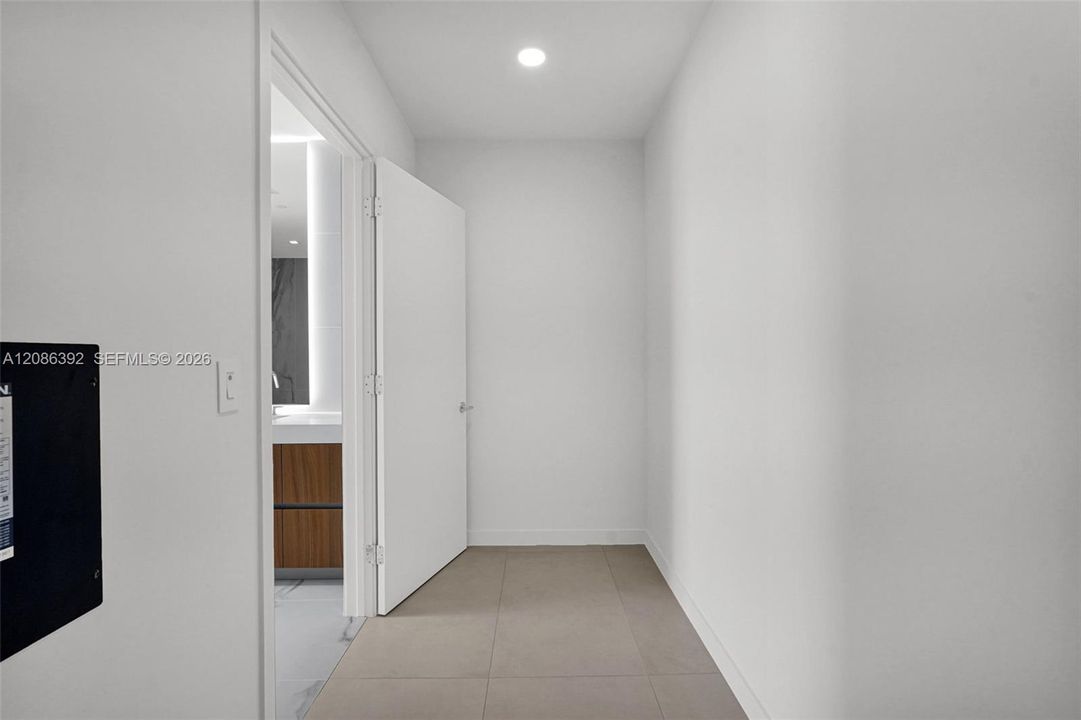 For Rent: $10,000 (2 beds, 3 baths, 1613 Square Feet)