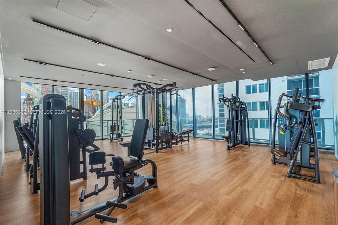 For Rent: $10,000 (2 beds, 3 baths, 1613 Square Feet)