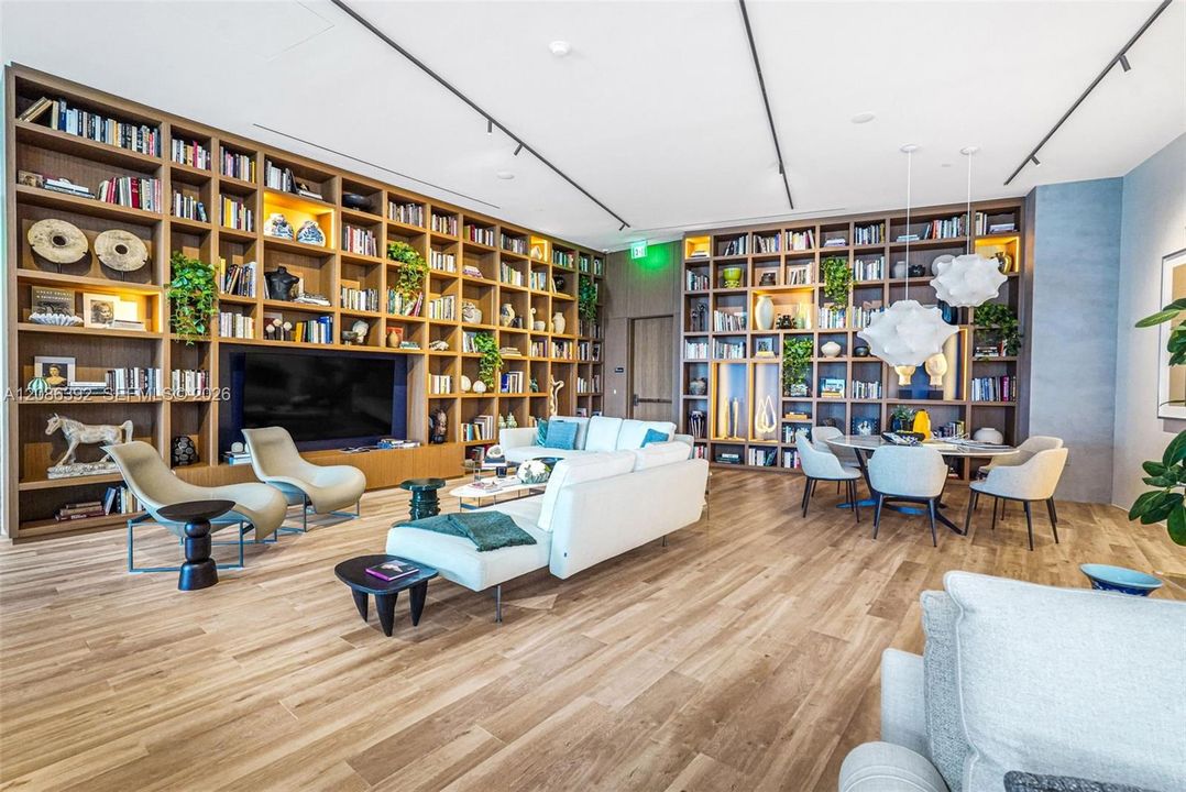For Rent: $10,000 (2 beds, 3 baths, 1613 Square Feet)