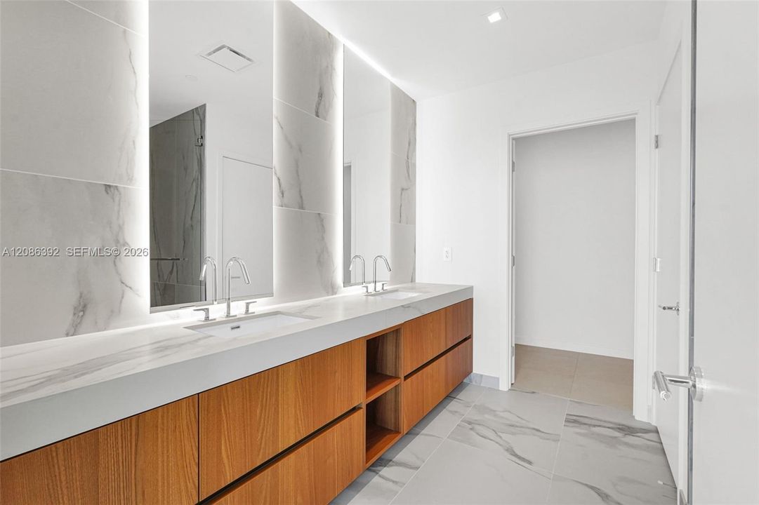 For Rent: $10,000 (2 beds, 3 baths, 1613 Square Feet)