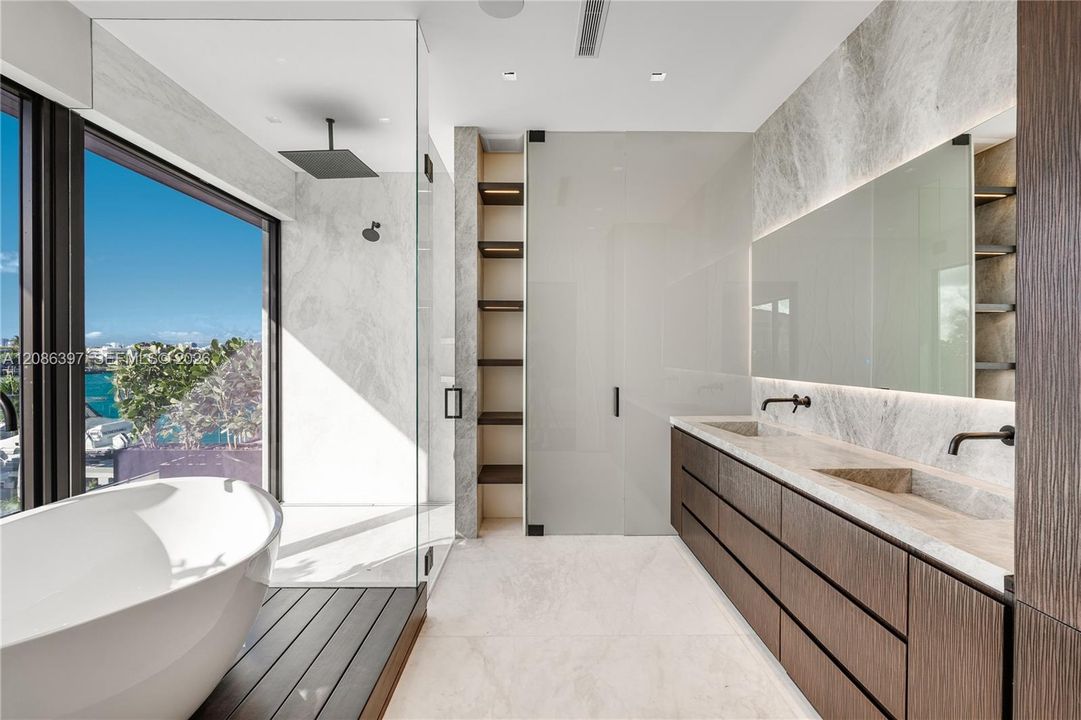 En Venta: $22,000,000 (6 camas, 7 baños, 5723 Pies cuadrados)