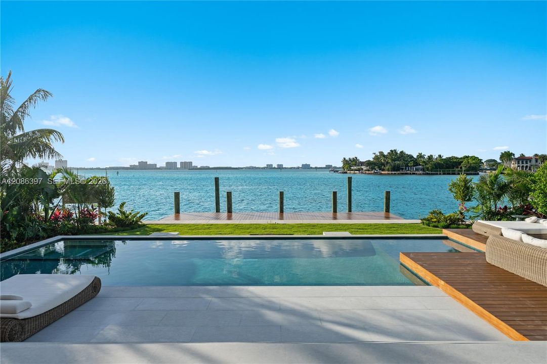 En Venta: $22,000,000 (6 camas, 7 baños, 5723 Pies cuadrados)
