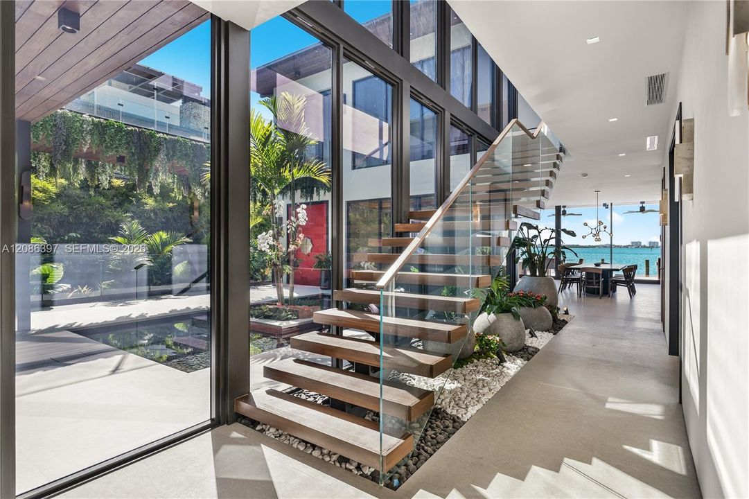En Venta: $22,000,000 (6 camas, 7 baños, 5723 Pies cuadrados)