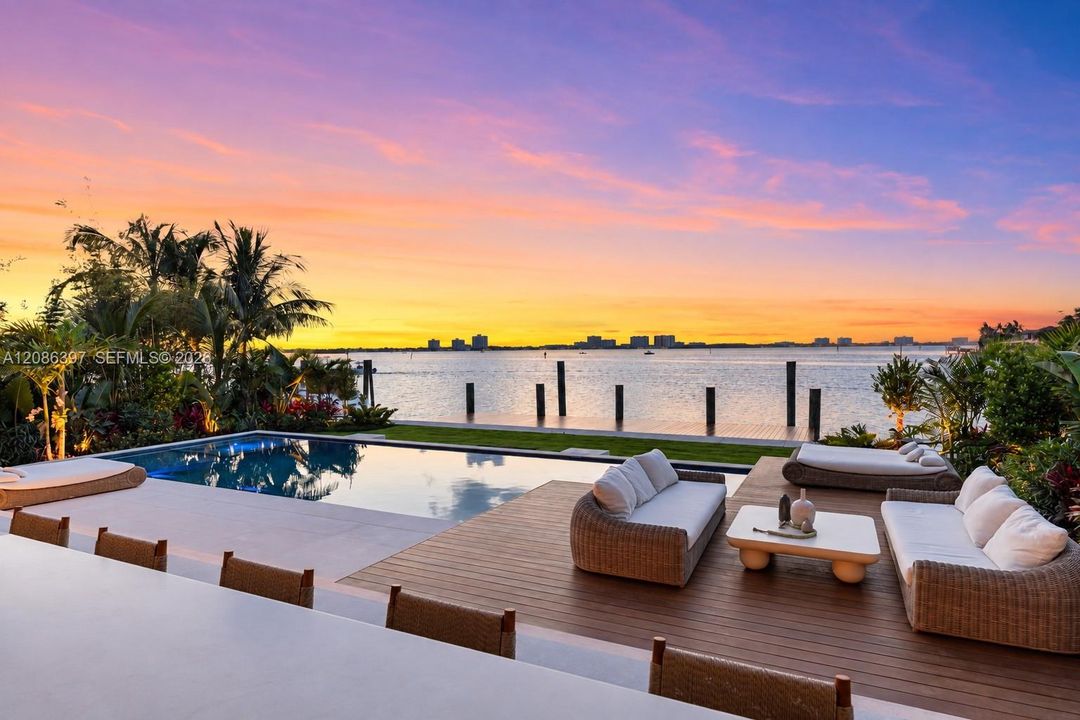 En Venta: $22,000,000 (6 camas, 7 baños, 5723 Pies cuadrados)