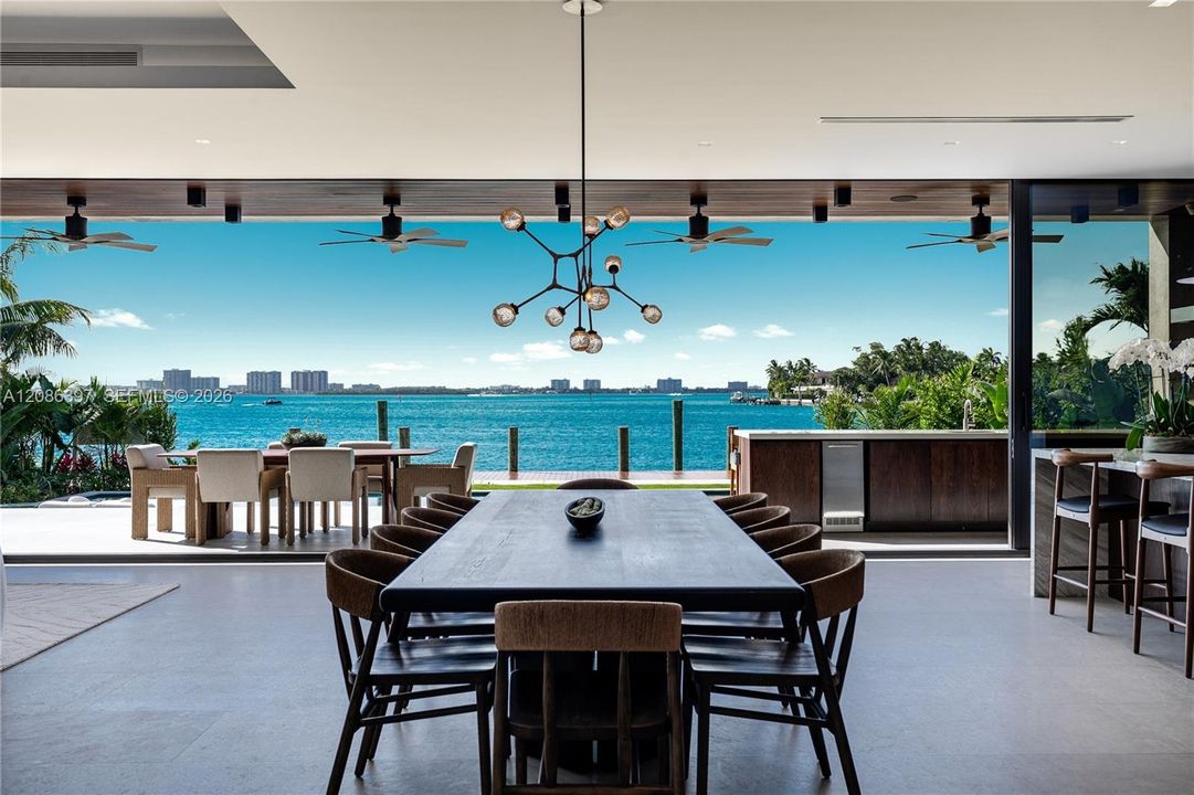 En Venta: $22,000,000 (6 camas, 7 baños, 5723 Pies cuadrados)
