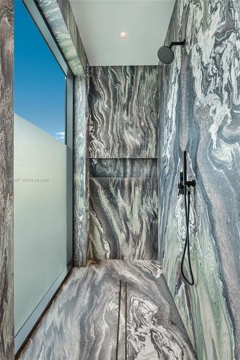 En Venta: $22,000,000 (6 camas, 7 baños, 5723 Pies cuadrados)