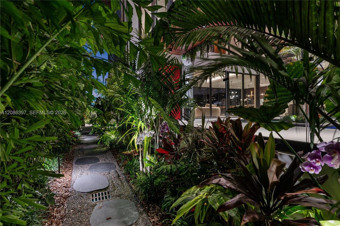 En Venta: $22,000,000 (6 camas, 7 baños, 5723 Pies cuadrados)