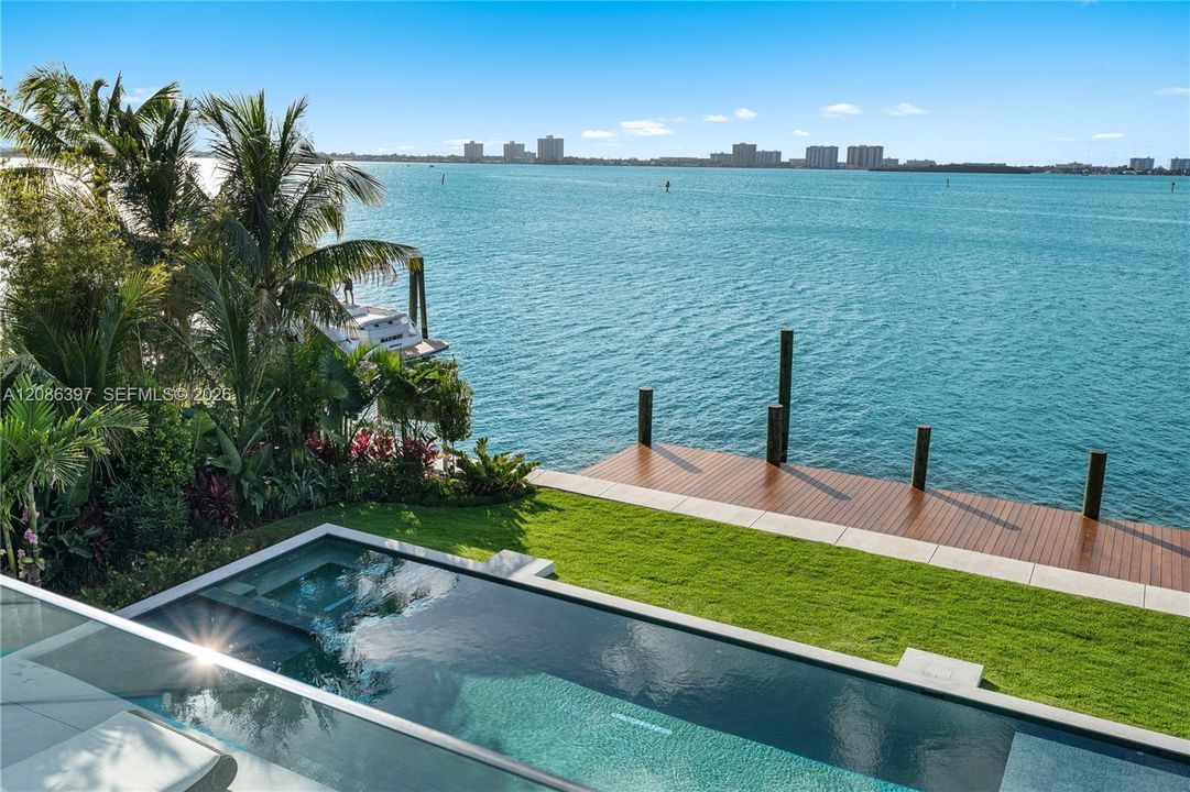 En Venta: $22,000,000 (6 camas, 7 baños, 5723 Pies cuadrados)